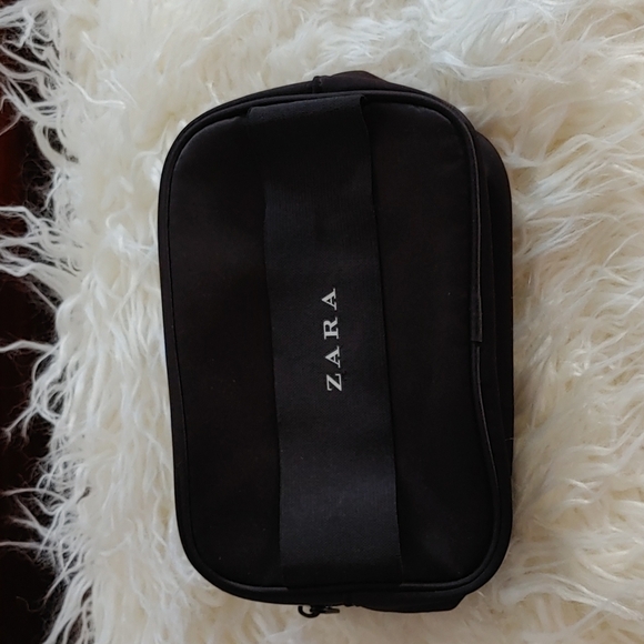 🌸Host Pick🌸Zara black cosmetic bag - Picture 1 of 8